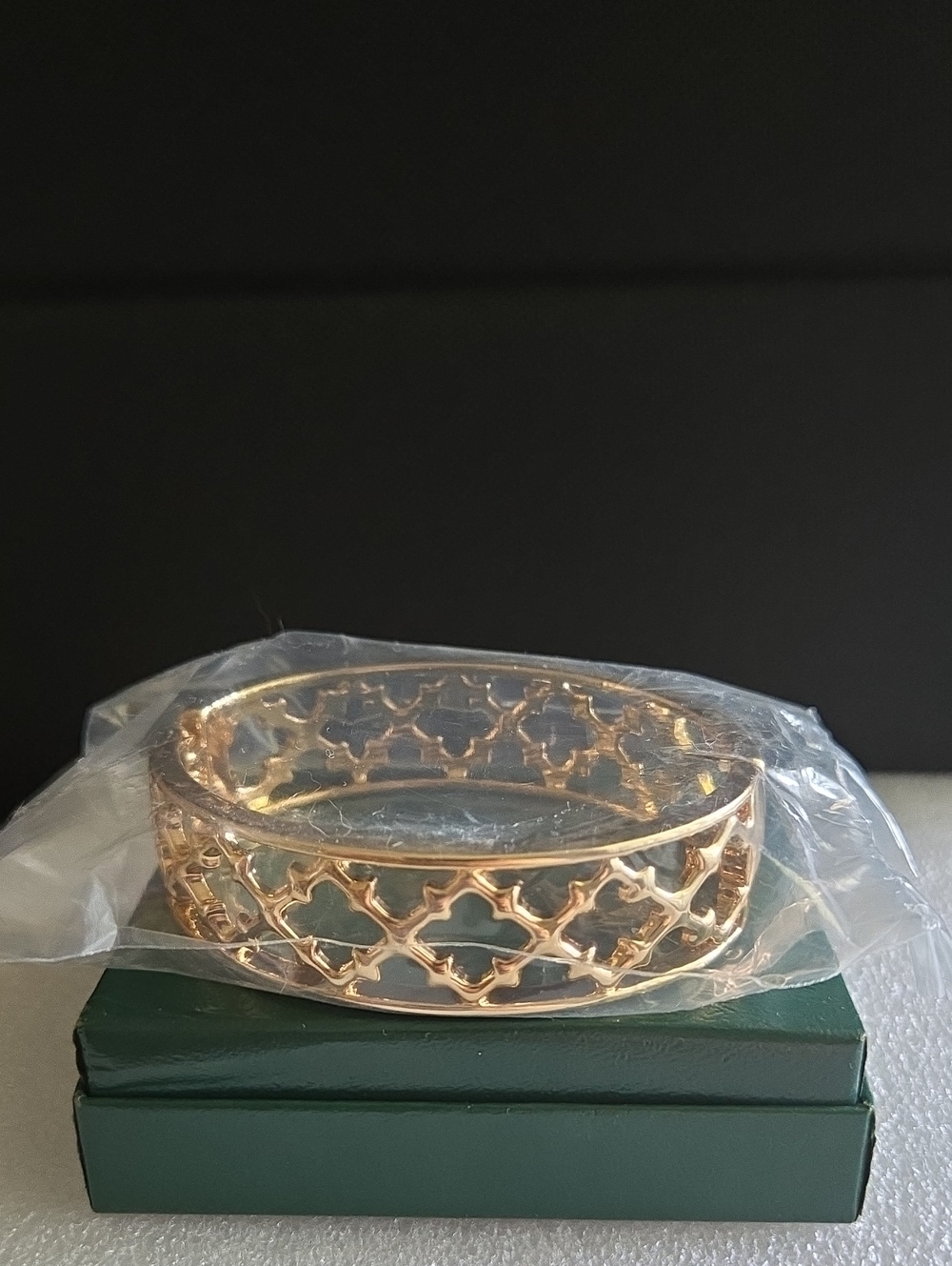 Avon Gold Tone Lattice Openwork Bangle